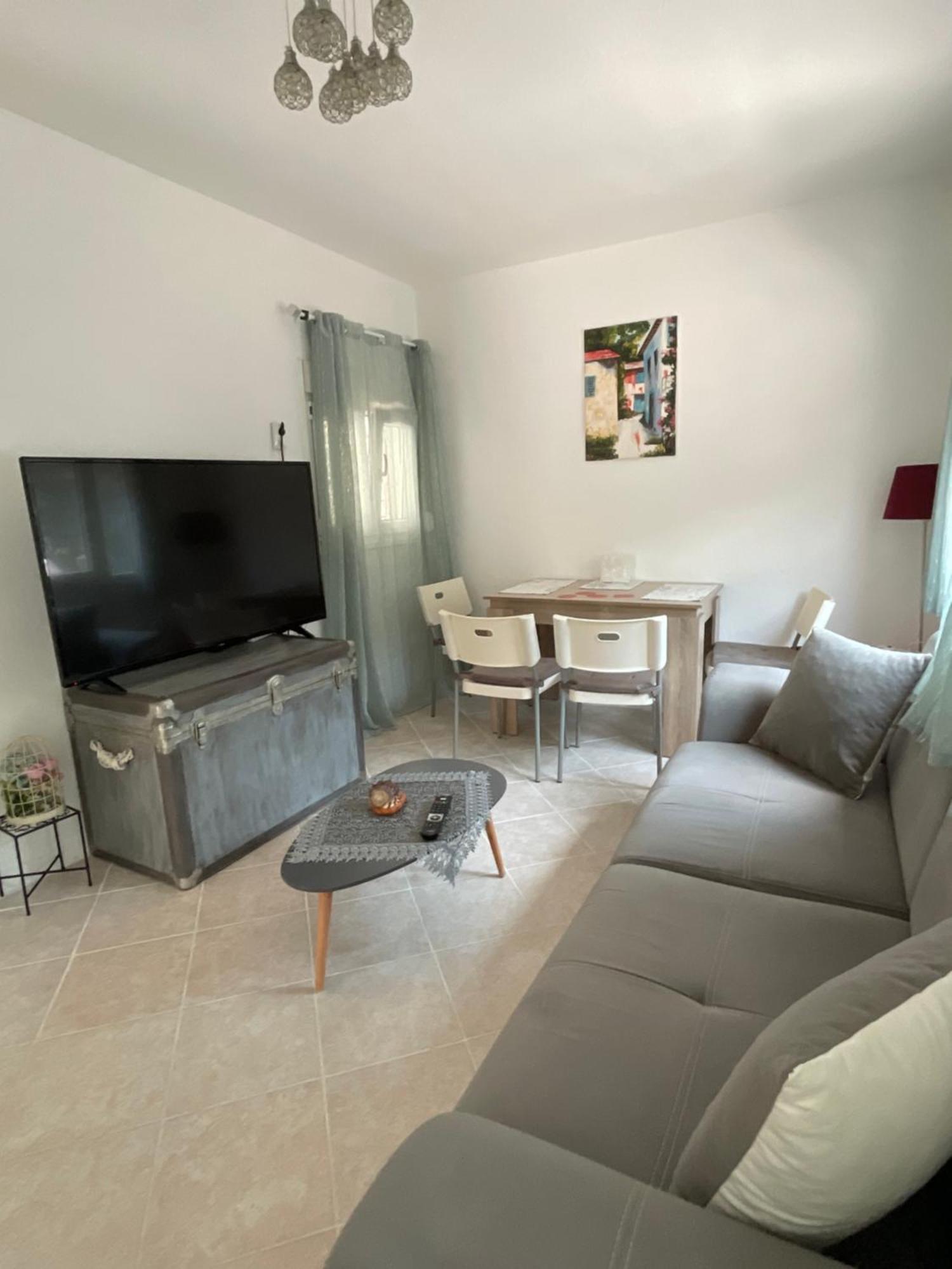 Comfy Myrvalis Apartment Agía Triáda Esterno foto